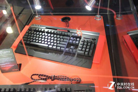2016台北电脑展 异极推出可换轴机械键盘