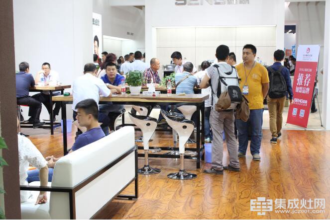 森歌集成灶上海厨卫展完美收官(图4) 森歌集成灶上海厨卫展完美收官