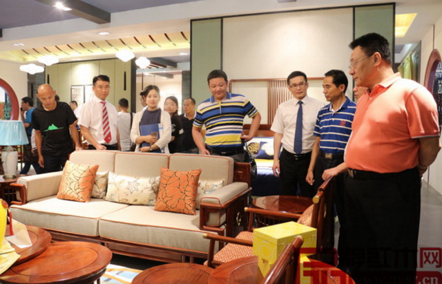 东方宝鼎新品引爆名家具展 问鼎大奖(图5) 东方宝鼎新品引爆名家具展 问鼎大奖