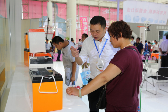 2016中国新能源汽车展 超威亮点频现倍受瞩目(图4) 2016中国新能源汽车展 超威亮点频现倍受瞩目(图4)
