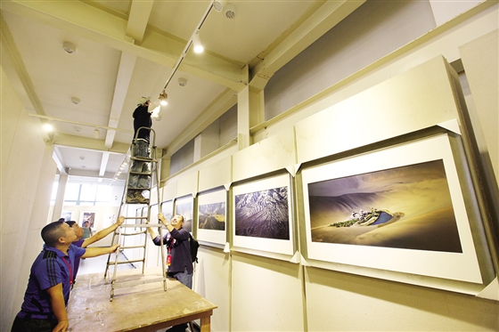 2016平遥国际摄影大展(图1) 调试展场灯效