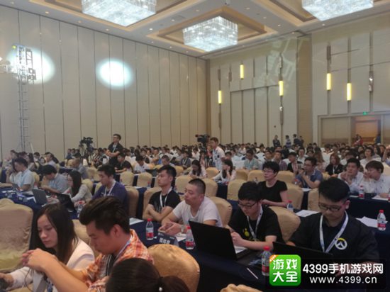 大会主会场现场座无虚席，现场近千名从业者、媒体记者以及观众见证了2016第十三届TFC大会的开幕。