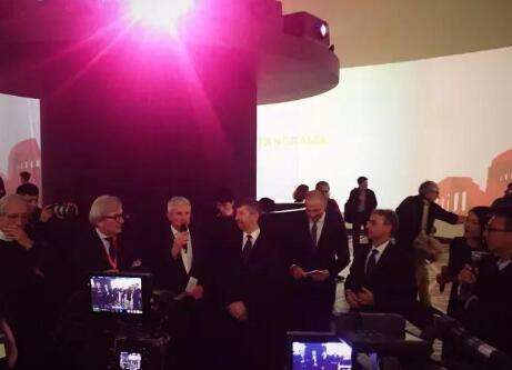 著名设计师卢涛参加米兰国际家具展VIP预展(图3) 著名设计师卢涛参加米兰国际家具展VIP预展